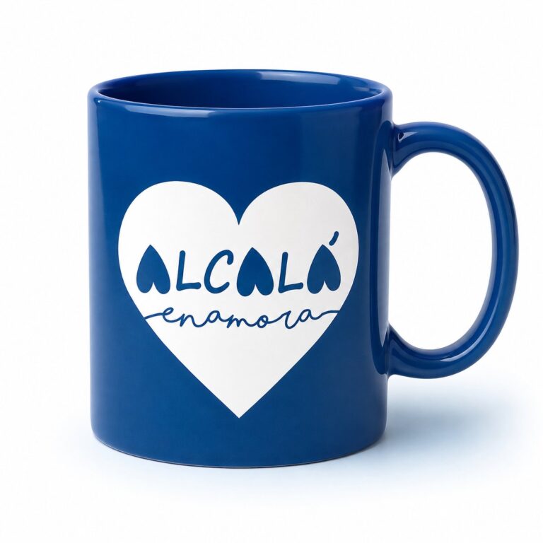 Taza de cerámica con asa clásica